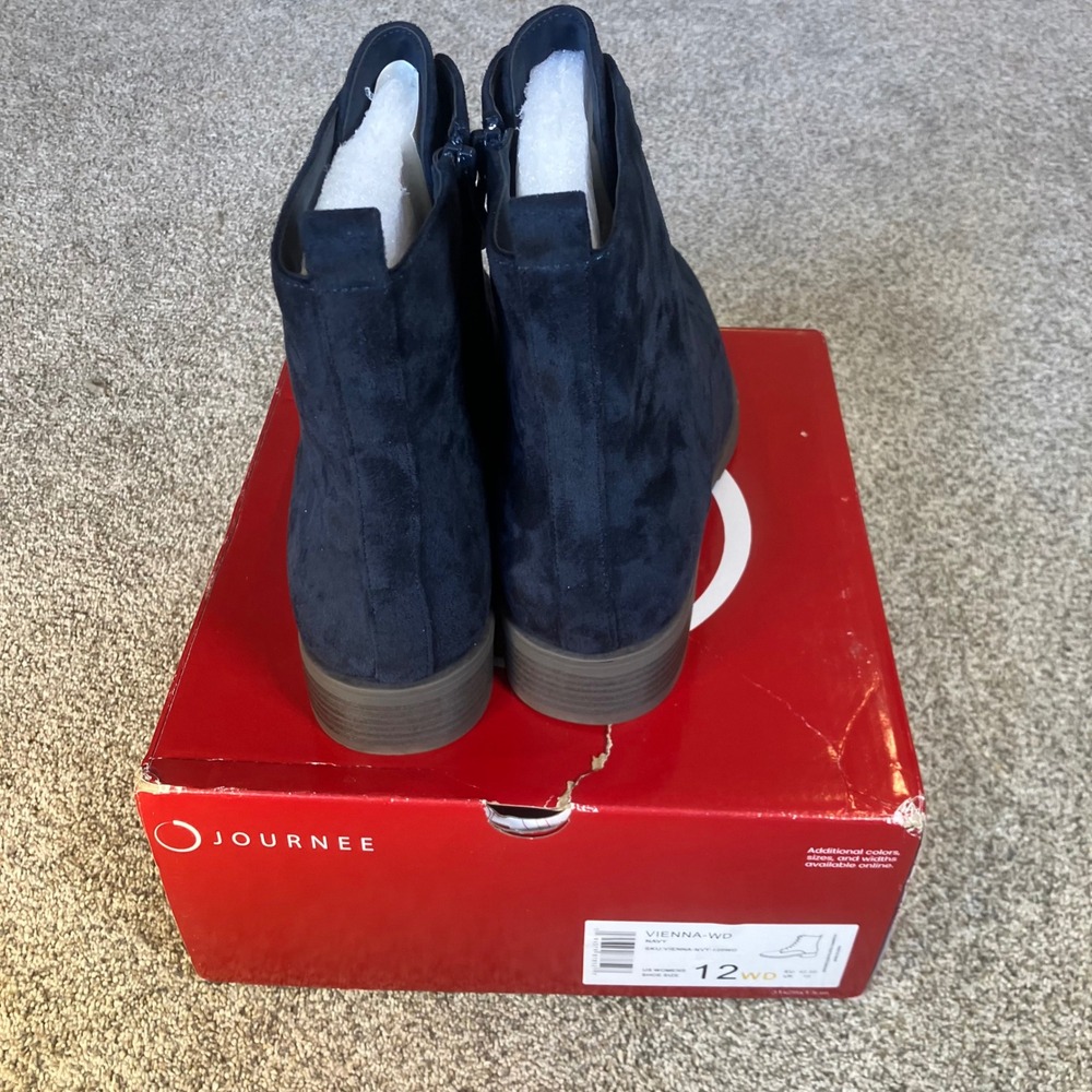 Journee Collection Vienna Navy Vegan Suede LaceUp Ankle Boots Womens 12W NIB NEW - Picture 3 of 12
